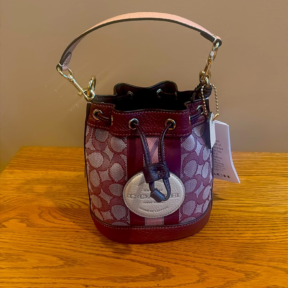 NWT COACH MINI DEMPSEY BUCKET BAG - Picture 1 of 7